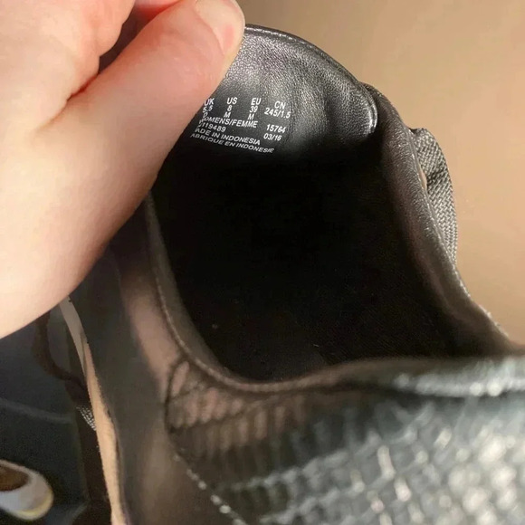 Clarks black leather white sole  platform sneakers - Picture 6 of 7